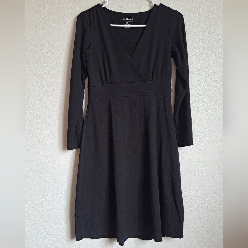 L.L. Bean Black Longsleeve V-Neck Dress Size XS